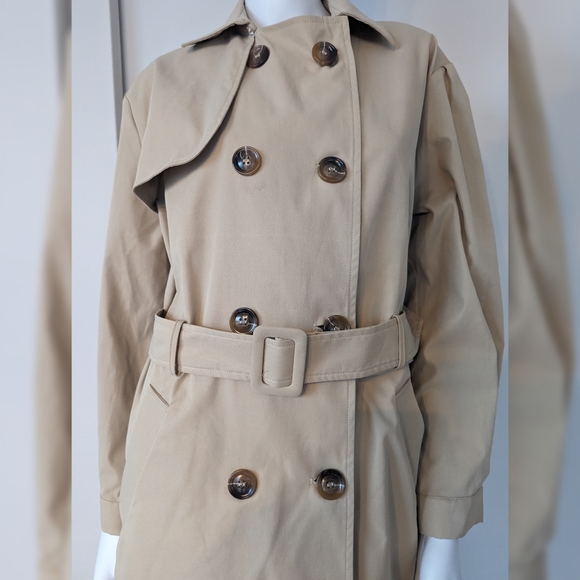 Heartloom Beige Trenchcoat - Picture 2 of 8